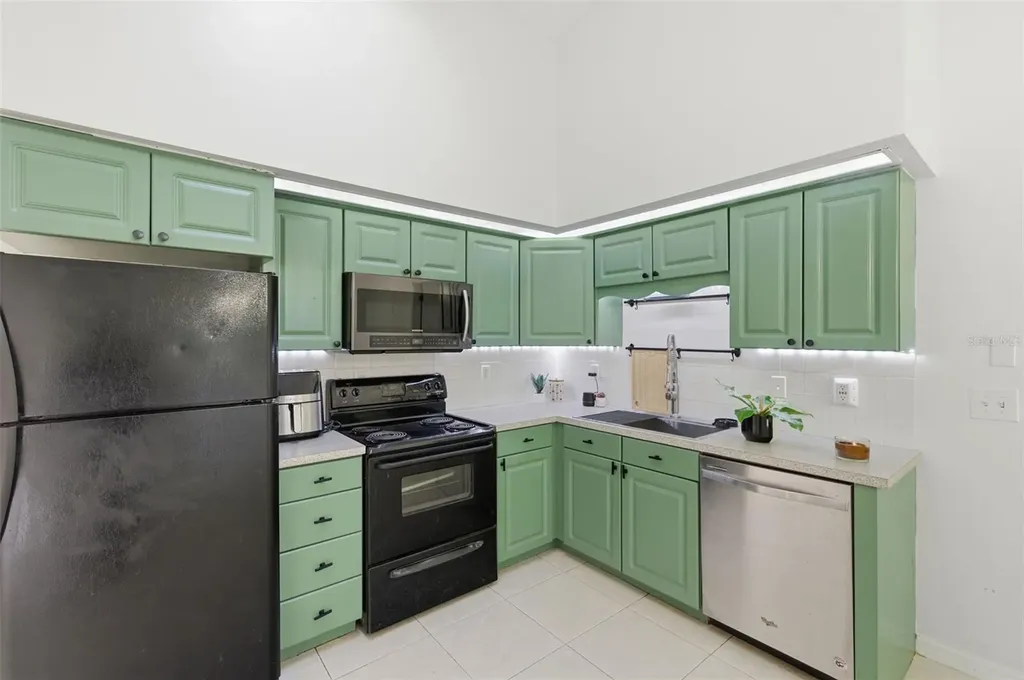 821 Pine Street Tarpon Springs FL 34689