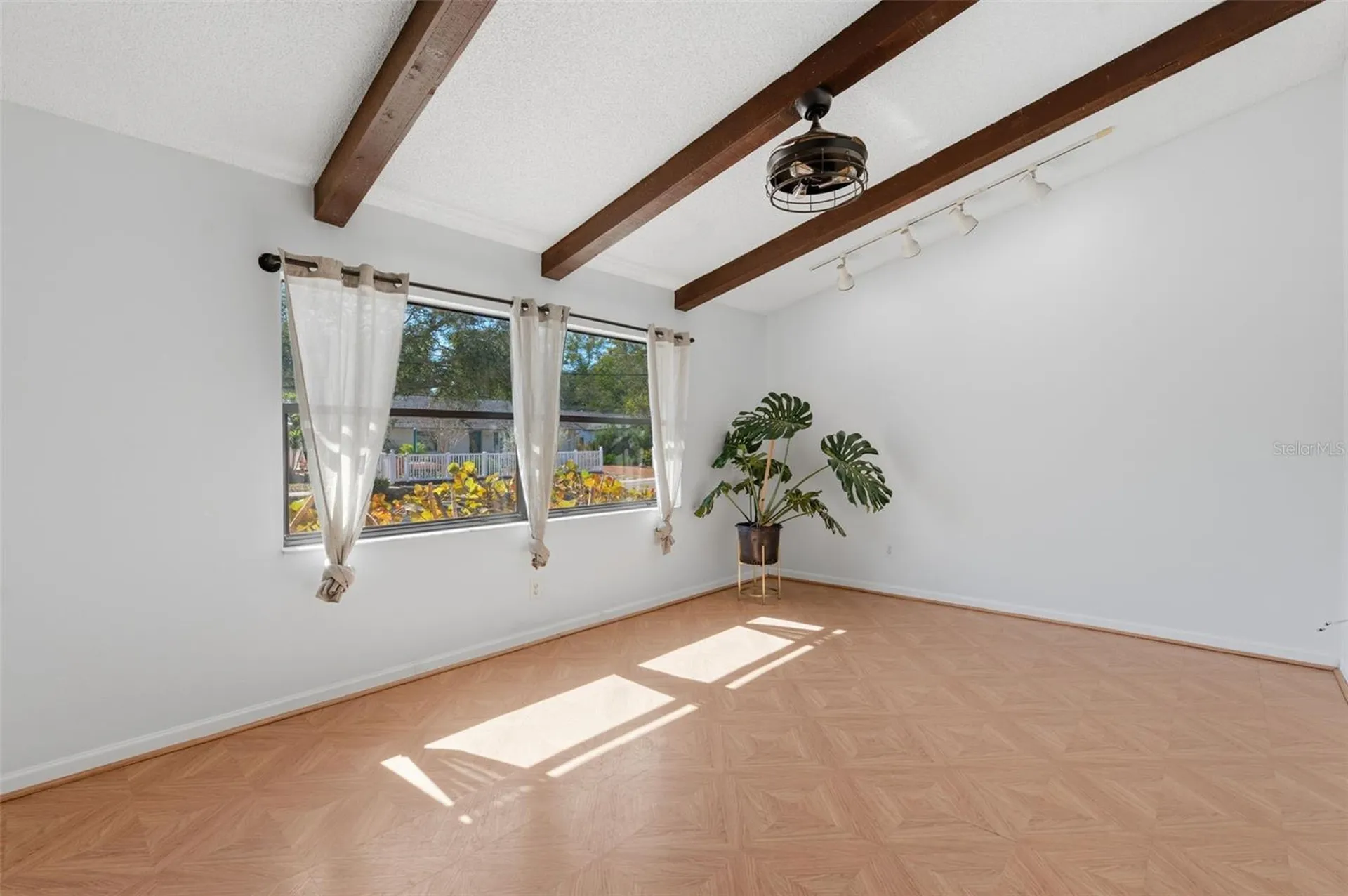 821 Pine Street Tarpon Springs FL 34689