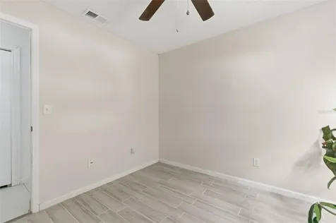 821 Pine Street Tarpon Springs FL 34689