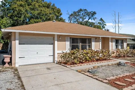 821 Pine Street Tarpon Springs FL 34689