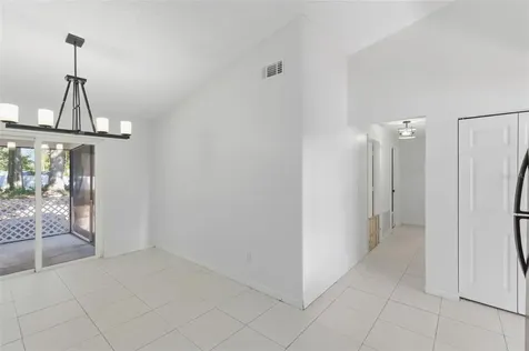 821 Pine Street Tarpon Springs FL 34689