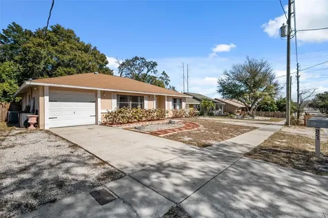 821 Pine Street Tarpon Springs FL 34689