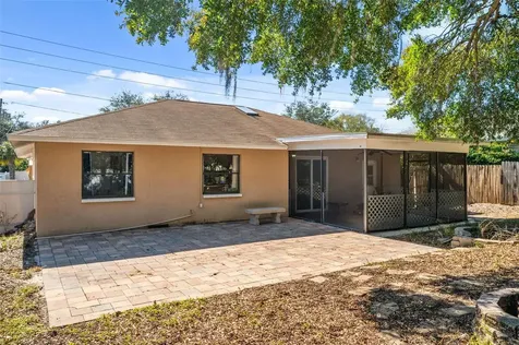 821 Pine Street Tarpon Springs FL 34689