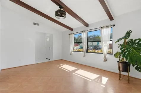 821 Pine Street Tarpon Springs FL 34689