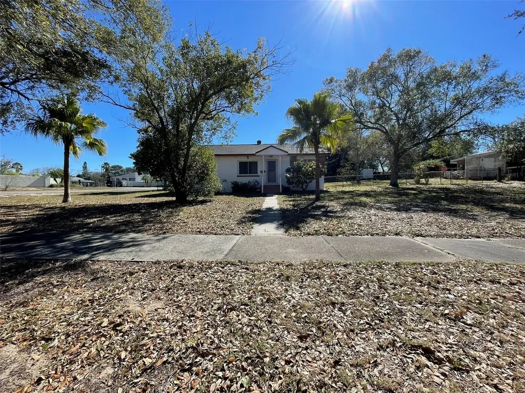 1240 Druid Circle Lake Wales FL 33853