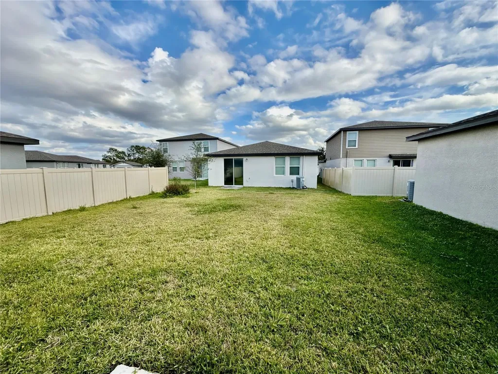 3204 Fresno Place Zephyrhills FL 33541