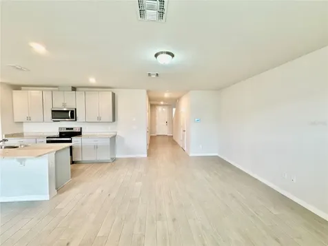 3204 Fresno Place Zephyrhills FL 33541