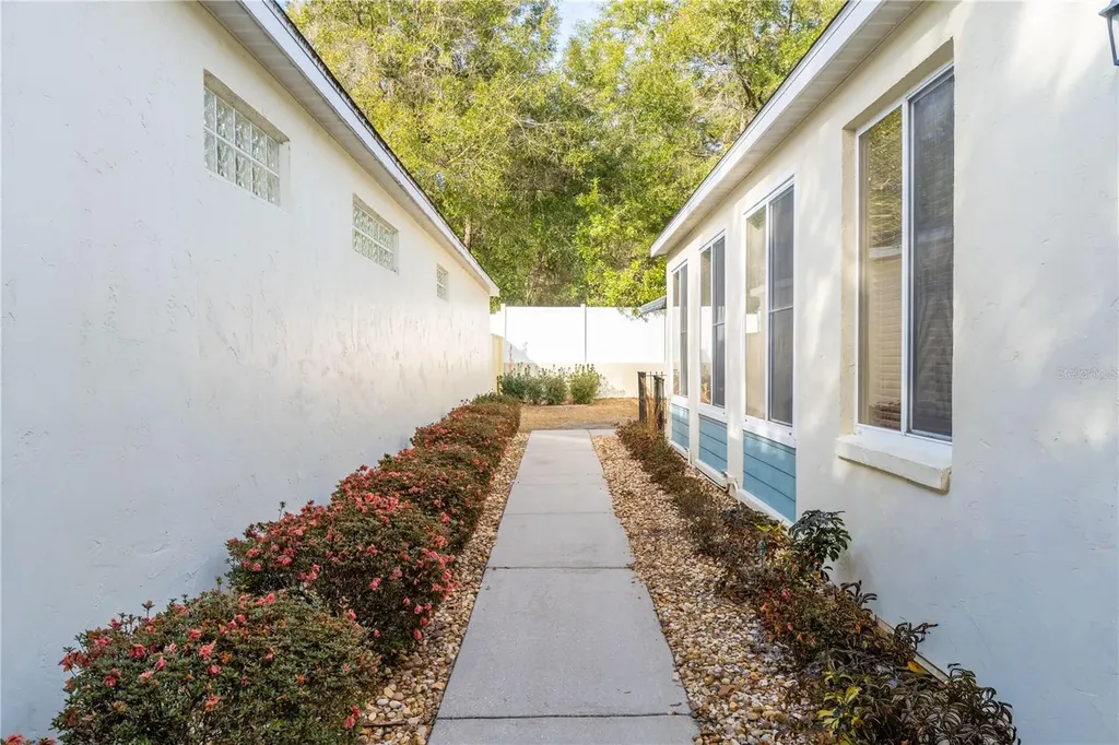 2432 NE 33rd Court Ocala FL 34470