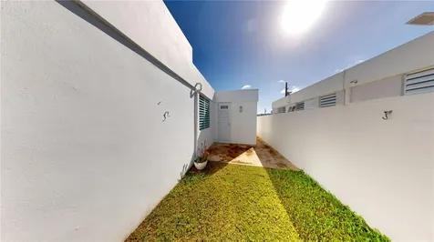 5 Madre Perla Humacao PR 00791