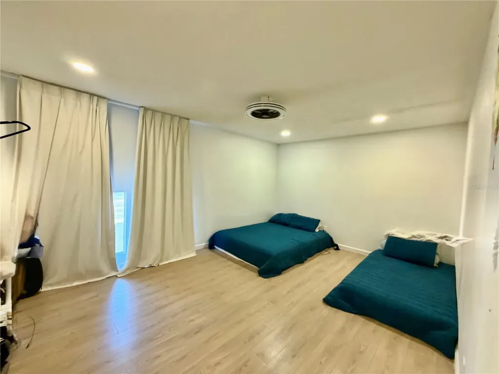 4022 54th Avenue N St Petersburg FL 33714