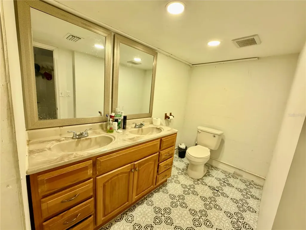 4022 54th Avenue N St Petersburg FL 33714
