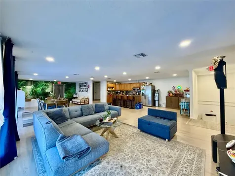 4022 54th Avenue N St Petersburg FL 33714