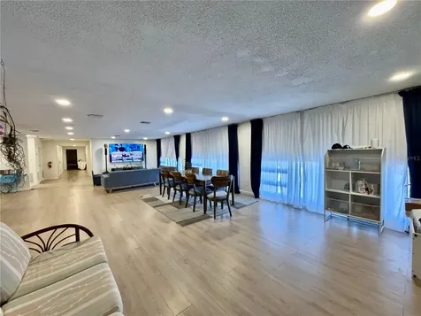 4022 54th Avenue N St Petersburg FL 33714
