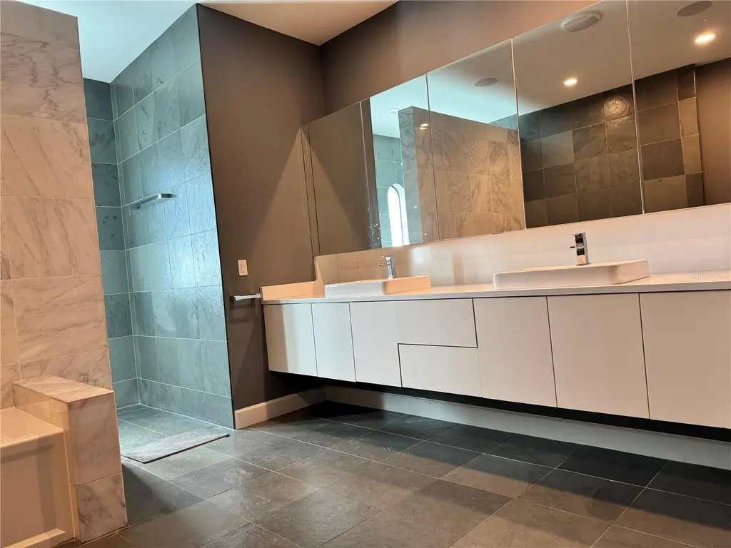 8533 S Lake Circle Fort Myers FL 33908