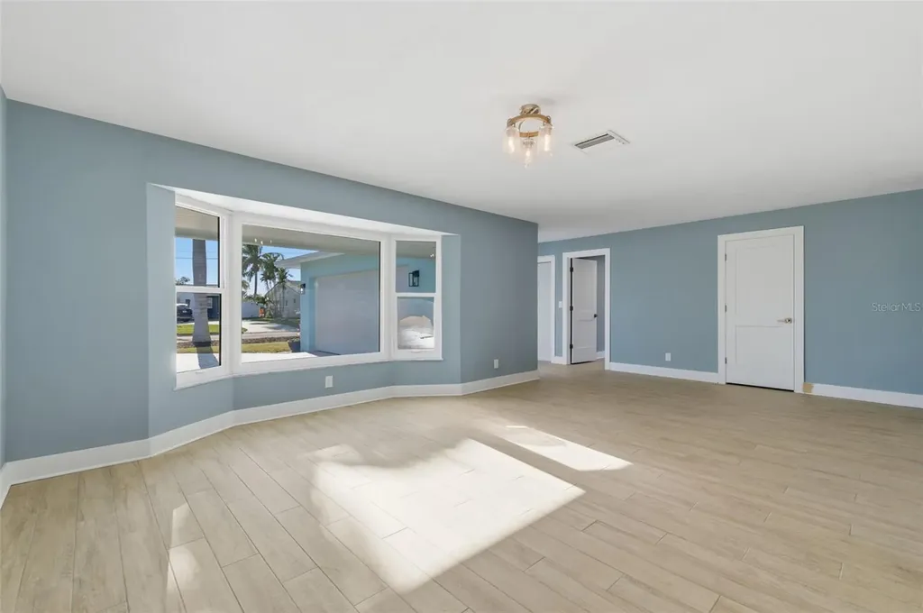 11145 4th Street E Treasure Island FL 33706