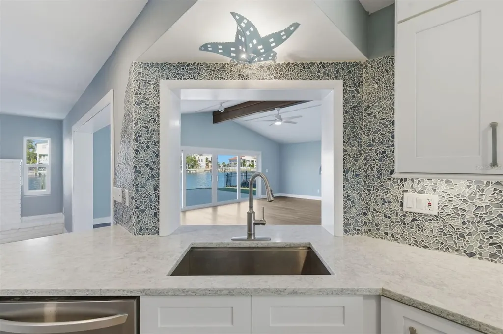 11145 4th Street E Treasure Island FL 33706