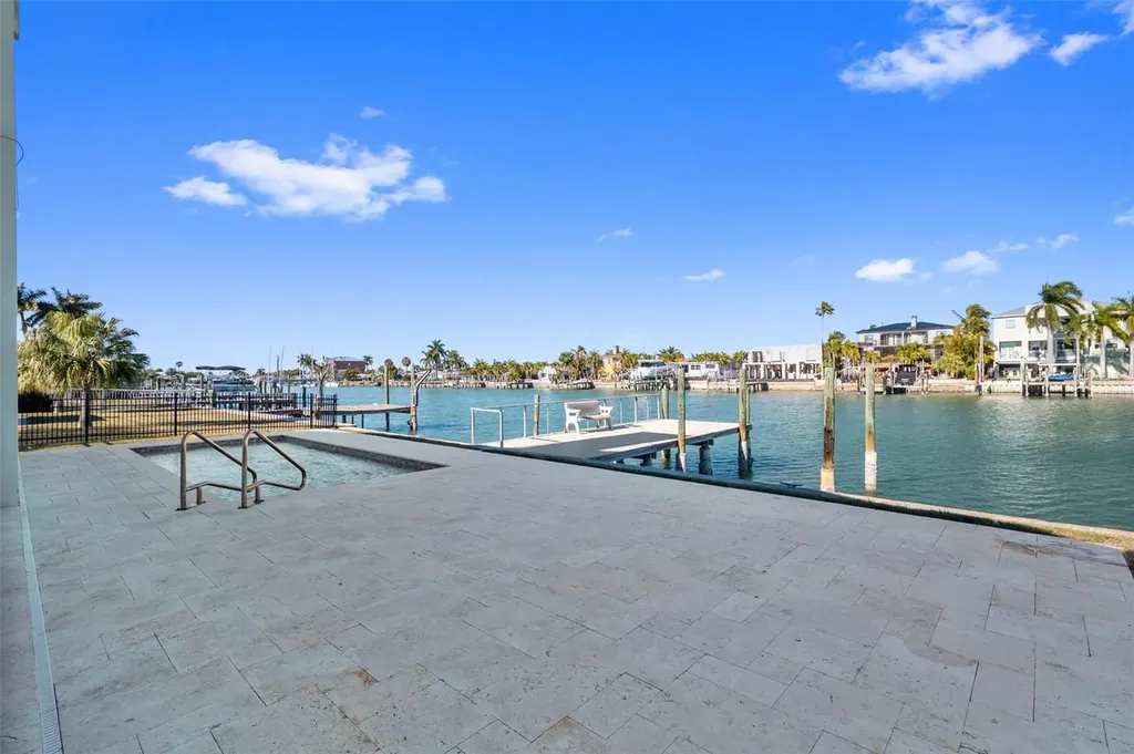 11145 4th Street E Treasure Island FL 33706
