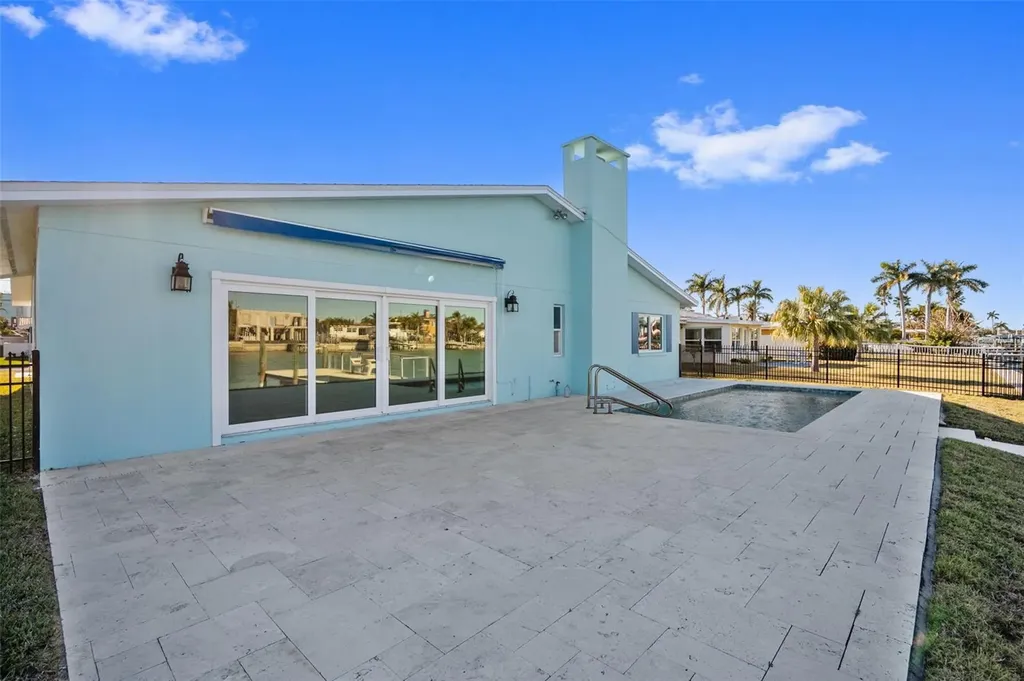 11145 4th Street E Treasure Island FL 33706