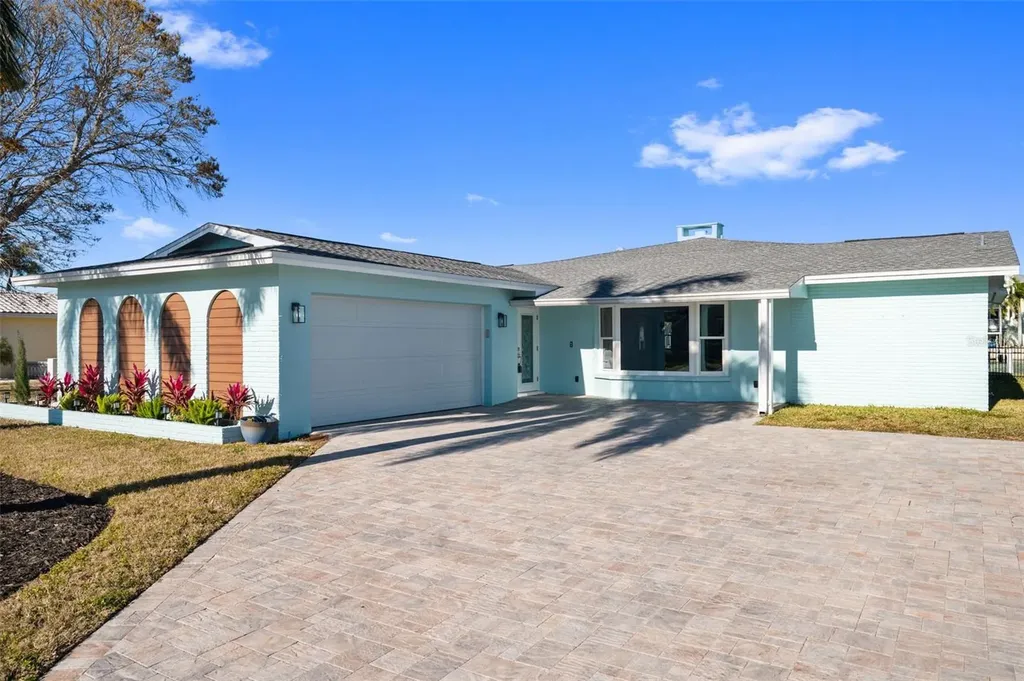 11145 4th Street E Treasure Island FL 33706