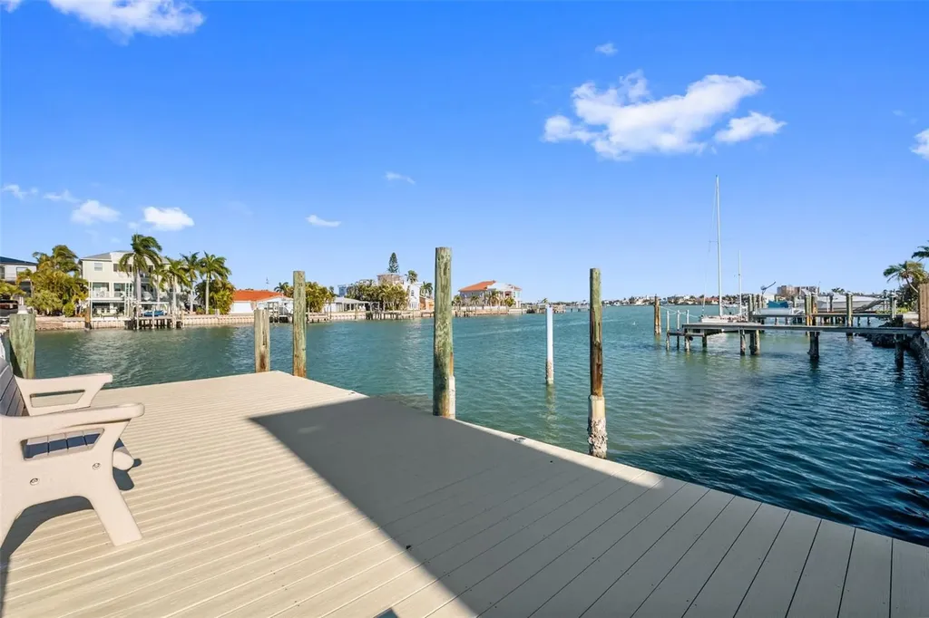 11145 4th Street E Treasure Island FL 33706