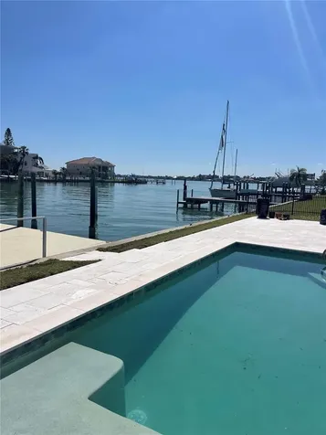 11145 4th Street E Treasure Island FL 33706