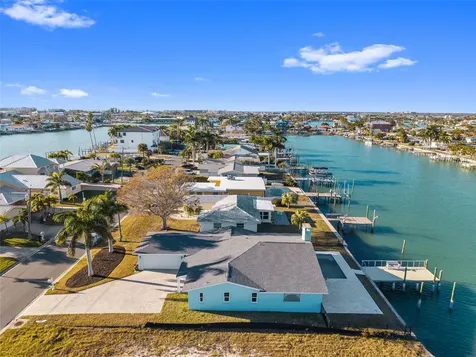 11145 4th Street E Treasure Island FL 33706