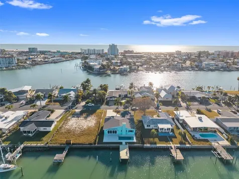 11145 4th Street E Treasure Island FL 33706