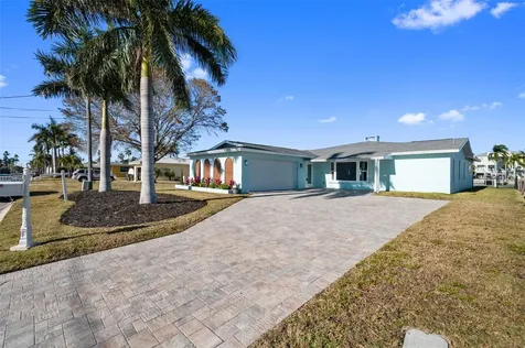 11145 4th Street E Treasure Island FL 33706