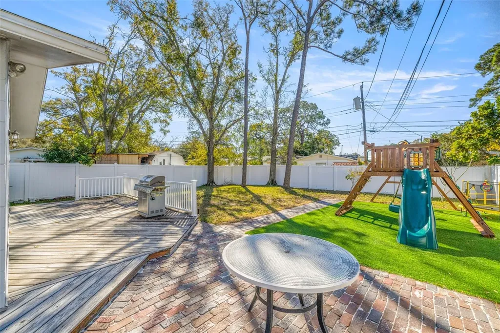744 63rd Avenue N St Petersburg FL 33702