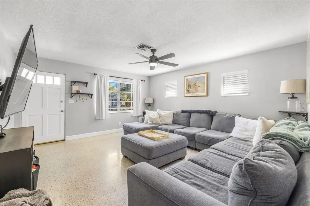 744 63rd Avenue N St Petersburg FL 33702