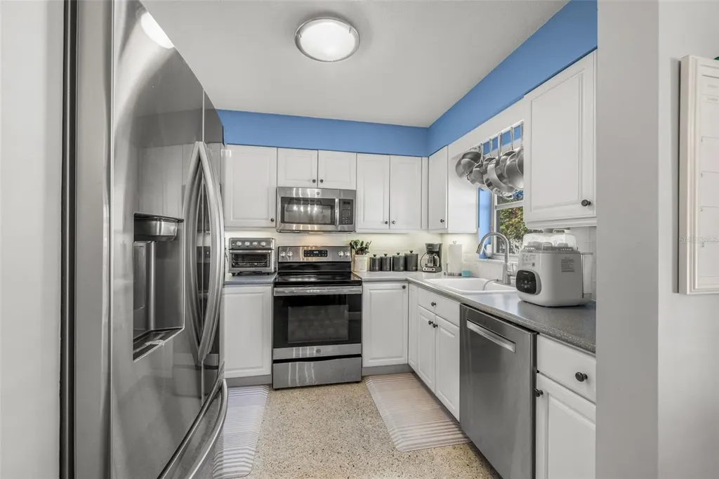 744 63rd Avenue N St Petersburg FL 33702