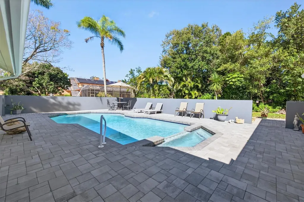 2392 Landings Circle Bradenton FL 34209