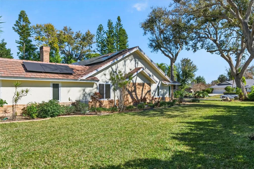 2392 Landings Circle Bradenton FL 34209
