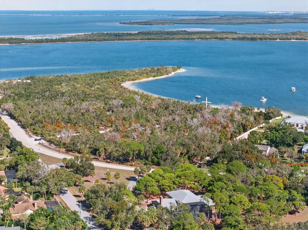 2392 Landings Circle Bradenton FL 34209