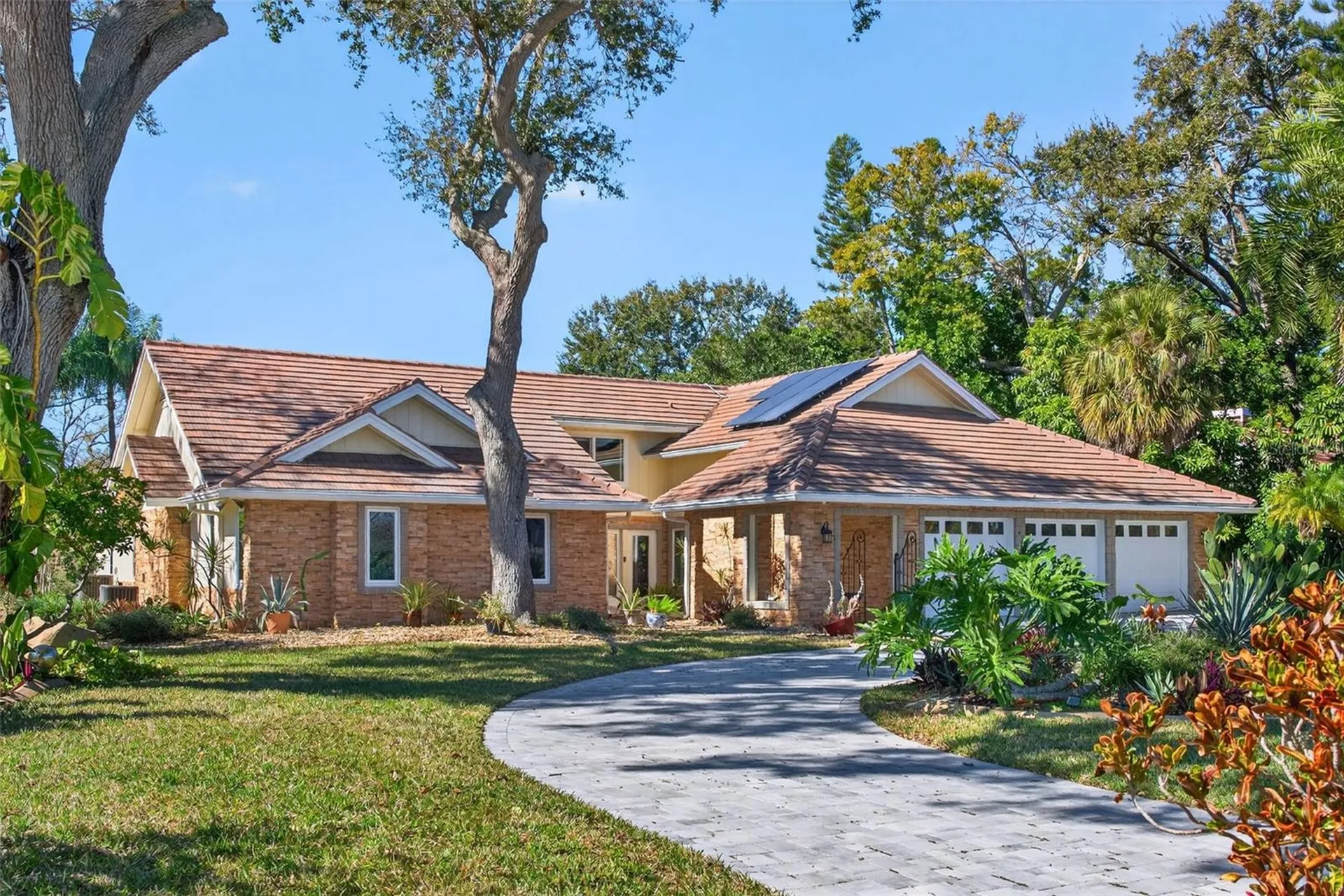 2392 Landings Circle Bradenton FL 34209