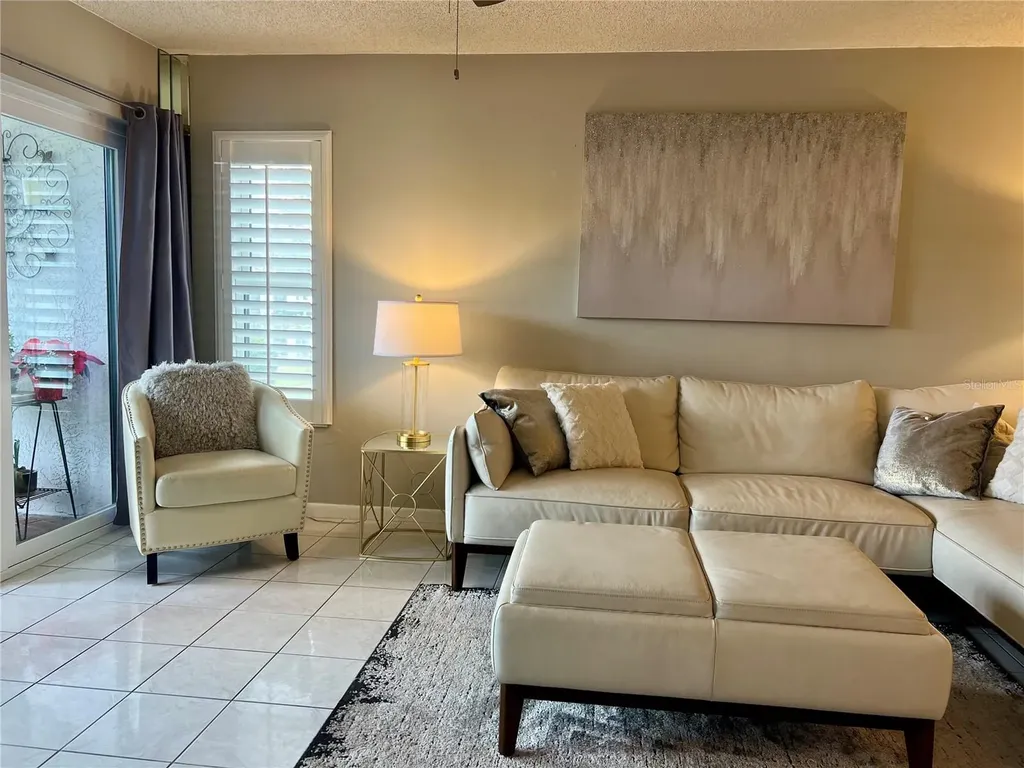 1151 Pine Ridge Circle W Tarpon Springs FL 34688