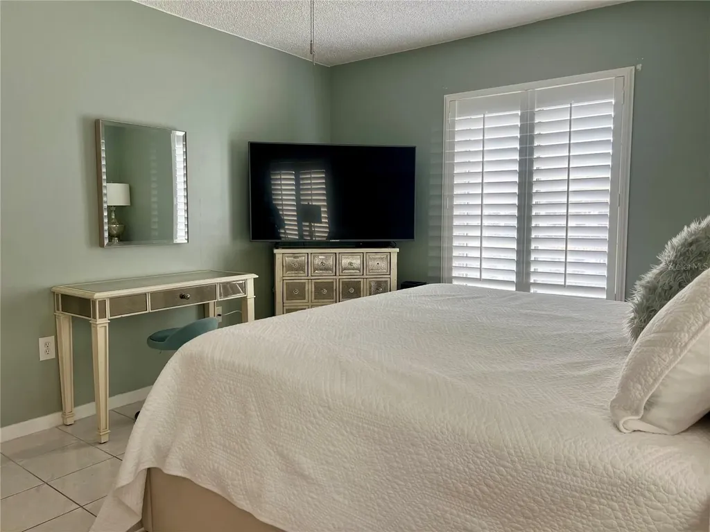 1151 Pine Ridge Circle W Tarpon Springs FL 34688