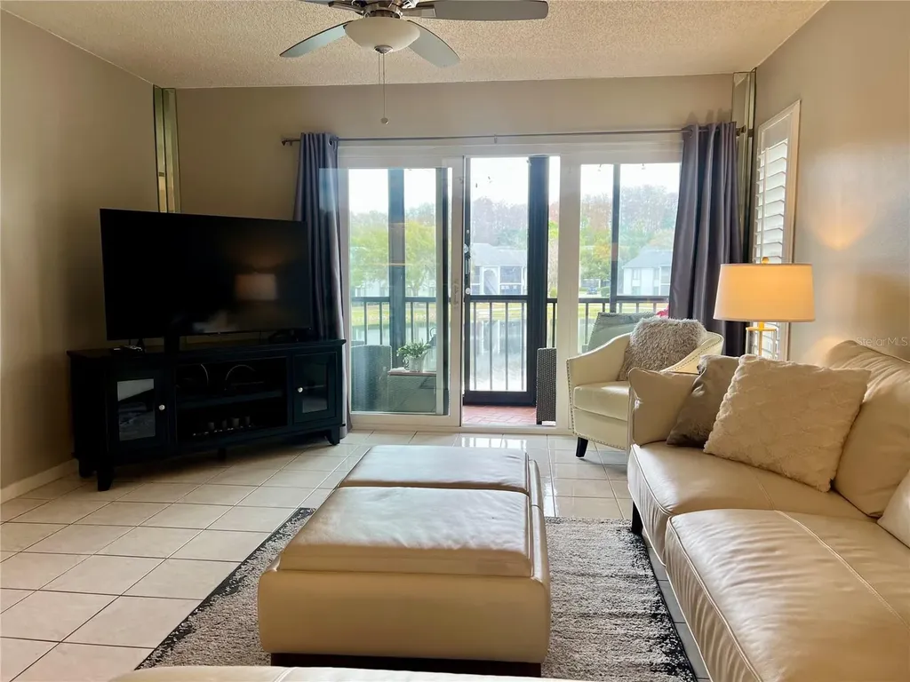 1151 Pine Ridge Circle W Tarpon Springs FL 34688