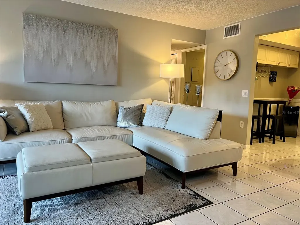 1151 Pine Ridge Circle W Tarpon Springs FL 34688