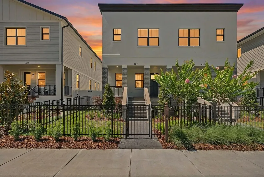 429 11th Avenue S St Petersburg FL 33701