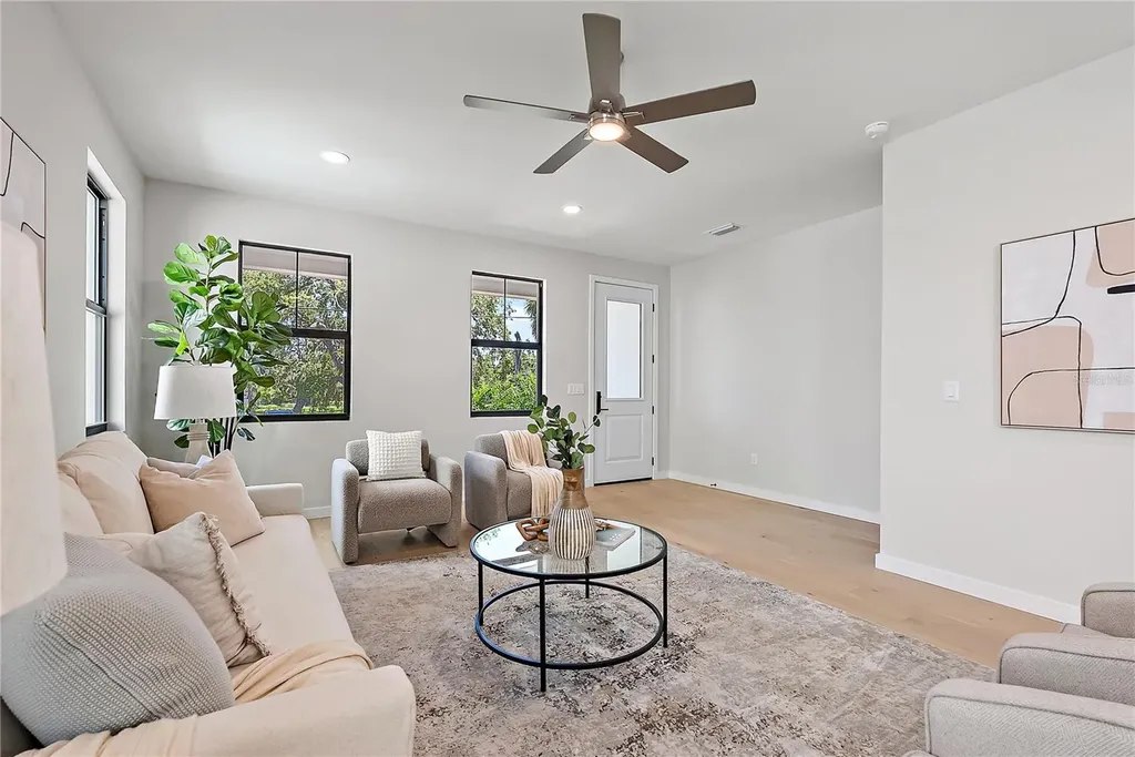 429 11th Avenue S St Petersburg FL 33701