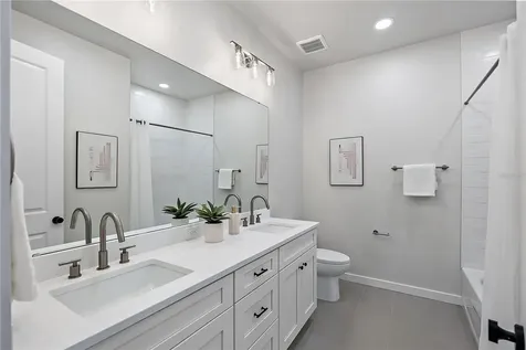 429 11th Avenue S St Petersburg FL 33701