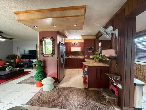 806 Quebrada Arenas Toa Alta PR 00953