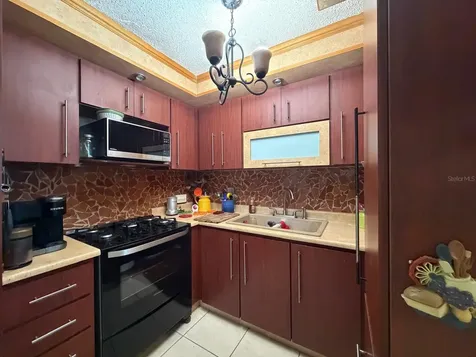 806 Quebrada Arenas Toa Alta PR 00953