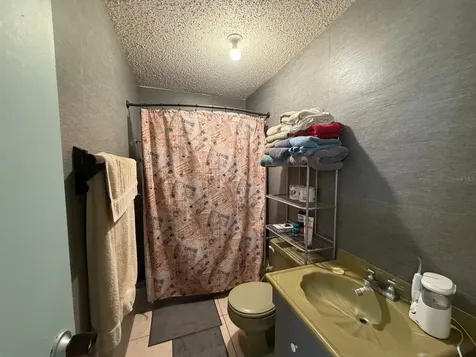 806 Quebrada Arenas Toa Alta PR 00953