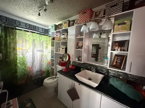 806 Quebrada Arenas Toa Alta PR 00953