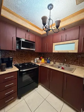 806 Quebrada Arenas Toa Alta PR 00953