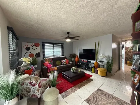 806 Quebrada Arenas Toa Alta PR 00953
