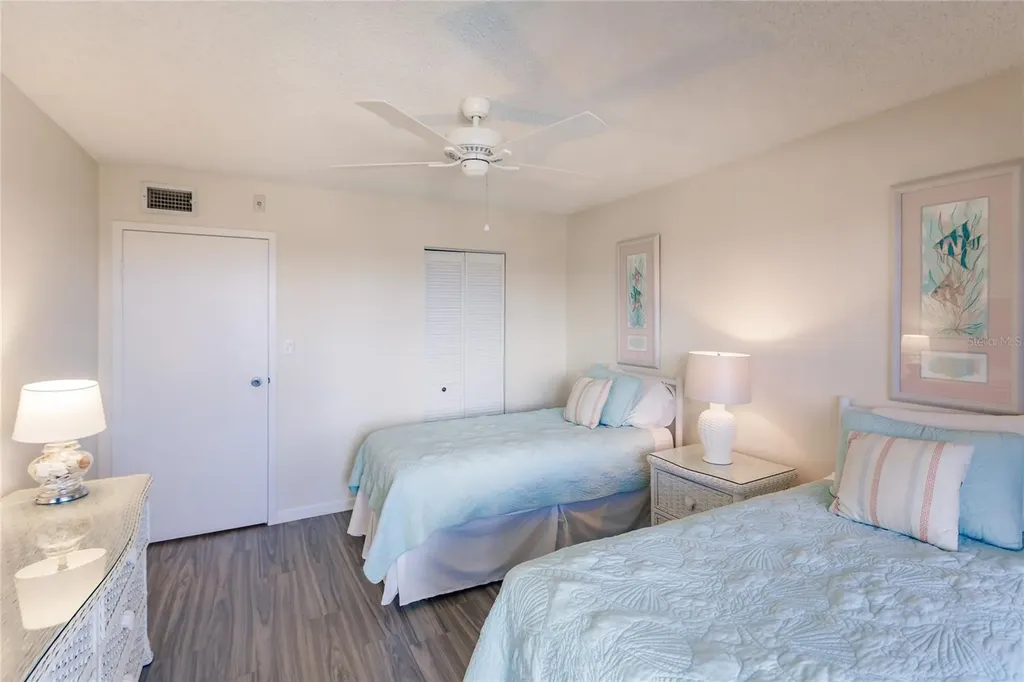 1055 W Peppertree Drive Sarasota FL 34242