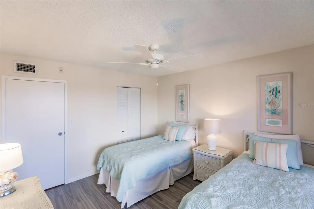 1055 W Peppertree Drive Sarasota FL 34242